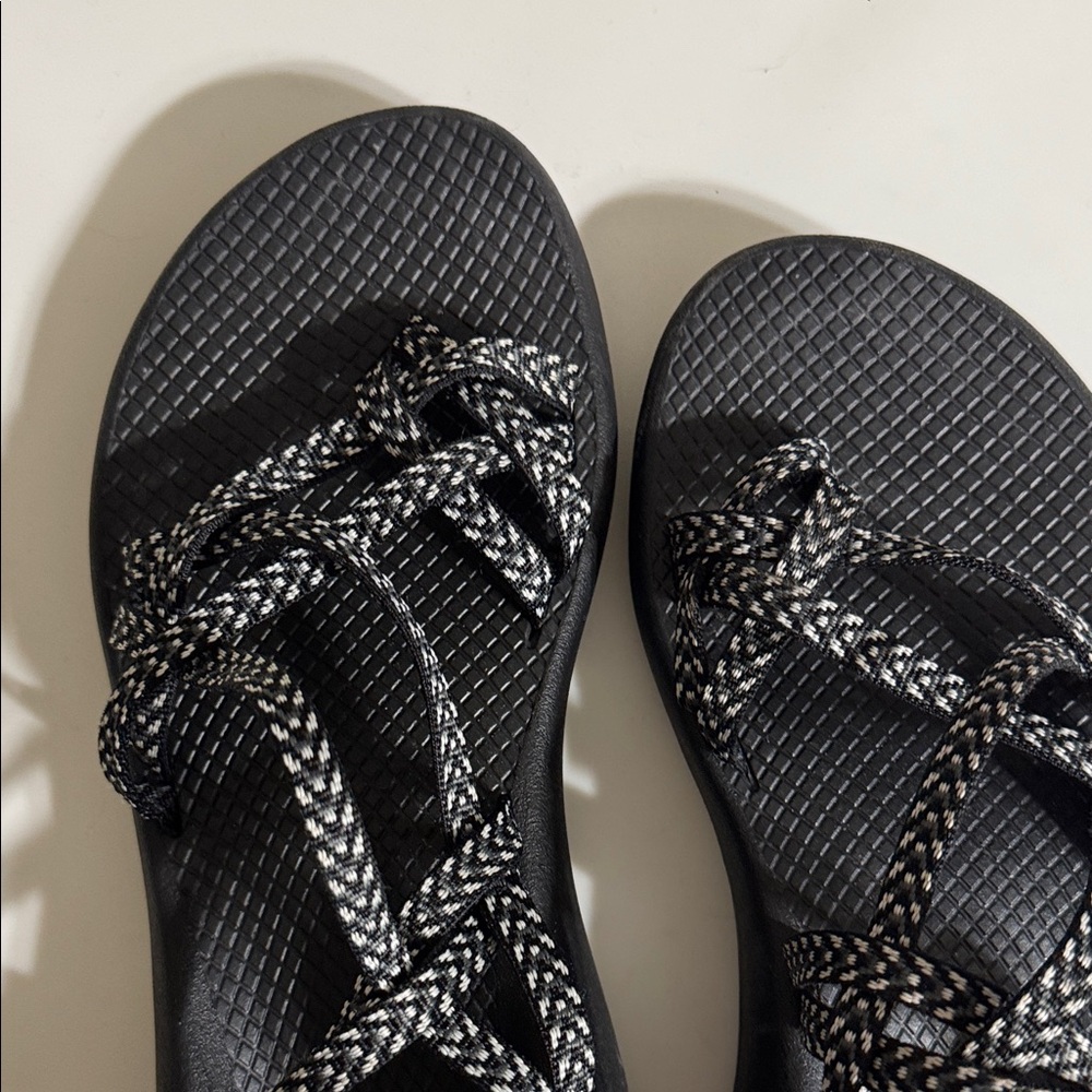 Chaco Black & White Patterned Strap Sandals - image 4